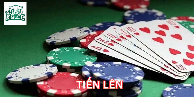 Quan sát bài đối thủ rất quan trọng khi chơi Tiến Lên